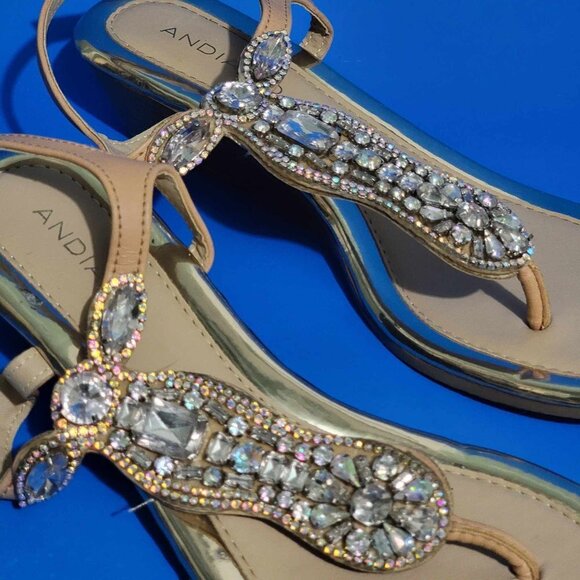 Andiamo Neutral Gold-Trim Bejeweled Thong Heeled Sandals 8.5 Wide - Picture 3 of 7